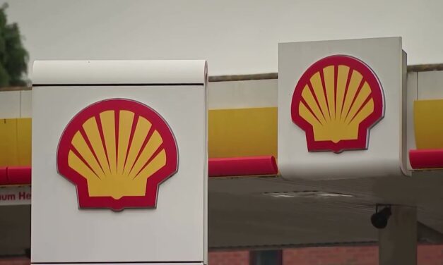 Shell warns of weaker fourth quarter LNG, oil trading | REUTERS